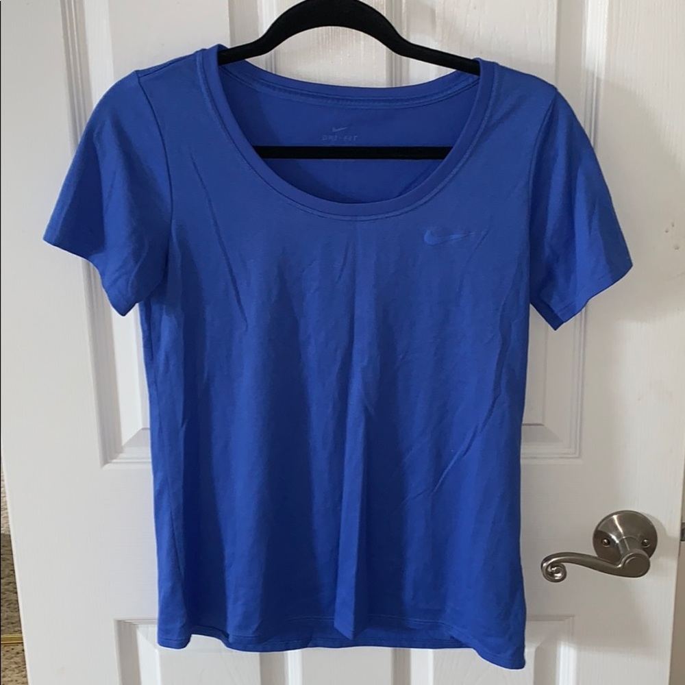 DRI- FIT nike top